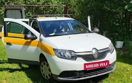 Renault Logan II, 2017 год, 490 000 рублей, 2 фотография