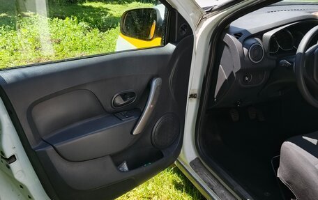 Renault Logan II, 2017 год, 490 000 рублей, 8 фотография