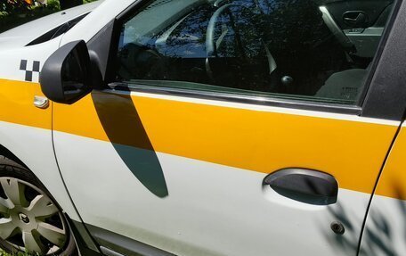 Renault Logan II, 2017 год, 490 000 рублей, 11 фотография