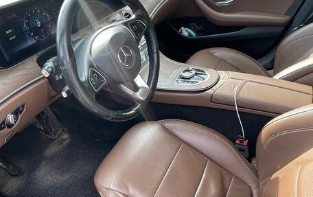 Mercedes-Benz E-Класс, 2017 год, 3 290 000 рублей, 6 фотография