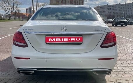 Mercedes-Benz E-Класс, 2017 год, 3 290 000 рублей, 5 фотография