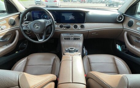 Mercedes-Benz E-Класс, 2017 год, 3 290 000 рублей, 12 фотография