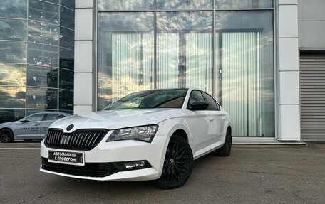 Skoda Superb III рестайлинг, 2018 год, 1 750 000 рублей, 2 фотография