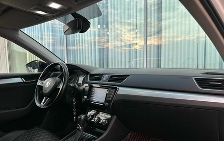 Skoda Superb III рестайлинг, 2018 год, 1 750 000 рублей, 9 фотография