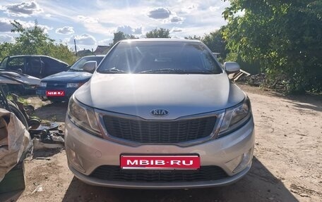 KIA Rio III рестайлинг, 2013 год, 880 000 рублей, 1 фотография
