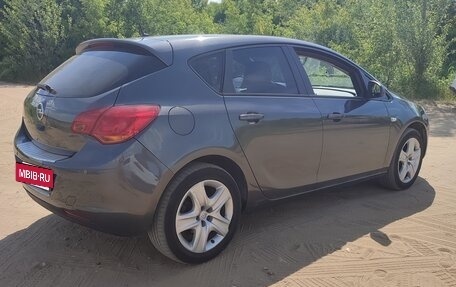 Opel Astra J, 2011 год, 640 000 рублей, 3 фотография