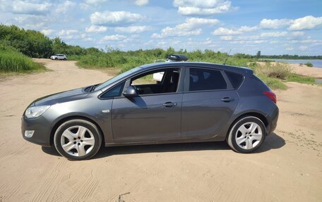 Opel Astra J, 2011 год, 640 000 рублей, 9 фотография
