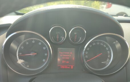 Opel Astra J, 2011 год, 640 000 рублей, 32 фотография