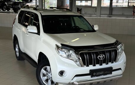 Toyota Land Cruiser Prado 150 рестайлинг 2, 2015 год, 3 370 000 рублей, 4 фотография