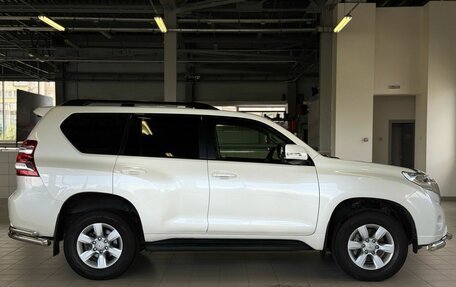 Toyota Land Cruiser Prado 150 рестайлинг 2, 2015 год, 3 370 000 рублей, 6 фотография