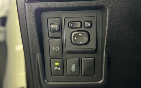 Toyota Land Cruiser Prado 150 рестайлинг 2, 2015 год, 3 370 000 рублей, 22 фотография