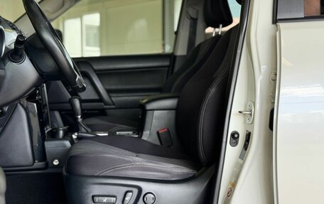 Toyota Land Cruiser Prado 150 рестайлинг 2, 2015 год, 3 370 000 рублей, 28 фотография