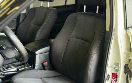 Toyota Land Cruiser Prado 150 рестайлинг 2, 2015 год, 3 370 000 рублей, 29 фотография