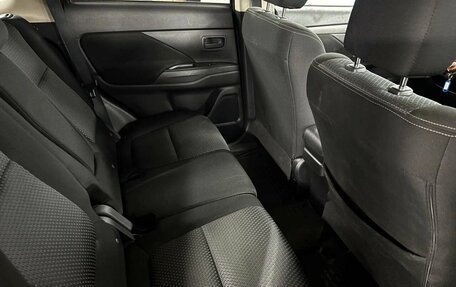 Mitsubishi Outlander III рестайлинг 3, 2018 год, 1 699 000 рублей, 19 фотография