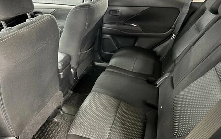 Mitsubishi Outlander III рестайлинг 3, 2018 год, 1 699 000 рублей, 18 фотография