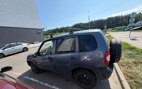 Chevrolet Niva I рестайлинг, 2010 год, 350 000 рублей, 3 фотография