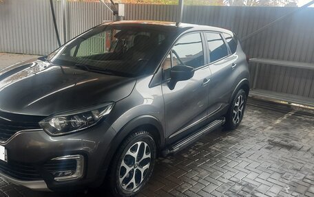 Renault Kaptur I рестайлинг, 2017 год, 1 400 000 рублей, 4 фотография