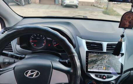 Hyundai Solaris II рестайлинг, 2013 год, 520 000 рублей, 1 фотография