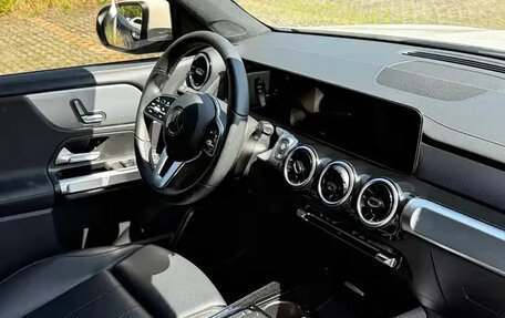 Mercedes-Benz GLB, 2021 год, 1 870 100 рублей, 15 фотография