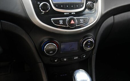 Hyundai Solaris II рестайлинг, 2013 год, 889 000 рублей, 16 фотография