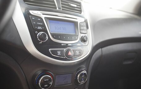 Hyundai Solaris II рестайлинг, 2013 год, 889 000 рублей, 18 фотография