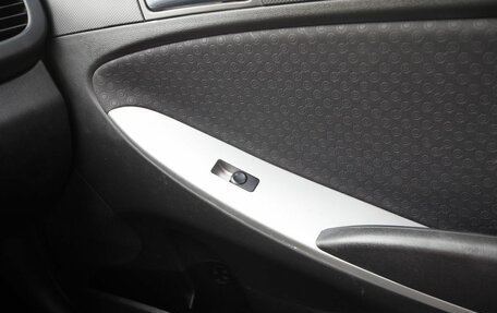 Hyundai Solaris II рестайлинг, 2013 год, 889 000 рублей, 19 фотография