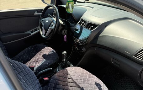 Hyundai Solaris II рестайлинг, 2012 год, 600 000 рублей, 7 фотография