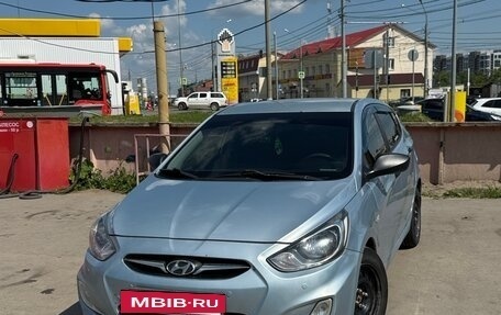 Hyundai Solaris II рестайлинг, 2012 год, 600 000 рублей, 2 фотография