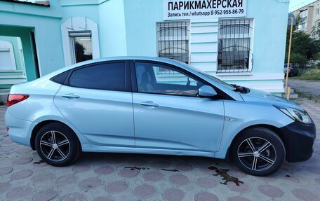 Hyundai Solaris II рестайлинг, 2013 год, 520 000 рублей, 4 фотография