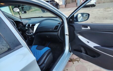 Hyundai Solaris II рестайлинг, 2013 год, 520 000 рублей, 11 фотография