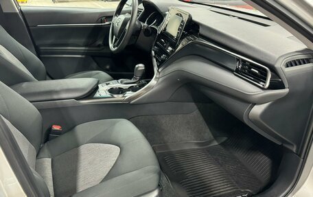 Toyota Camry, 2021 год, 2 700 000 рублей, 8 фотография