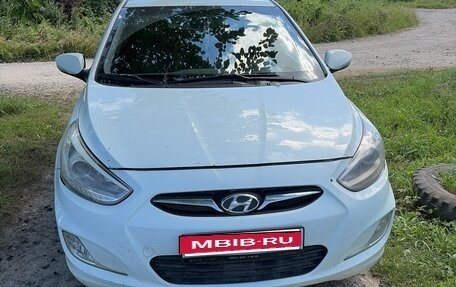 Hyundai Solaris II рестайлинг, 2013 год, 650 000 рублей, 1 фотография