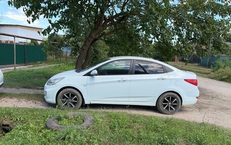 Hyundai Solaris II рестайлинг, 2013 год, 650 000 рублей, 4 фотография
