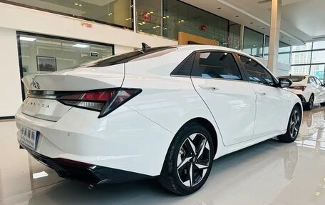Hyundai Elantra, 2023 год, 1 240 000 рублей, 3 фотография