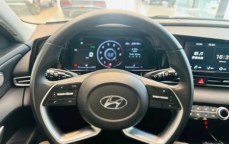 Hyundai Elantra, 2023 год, 1 240 000 рублей, 9 фотография