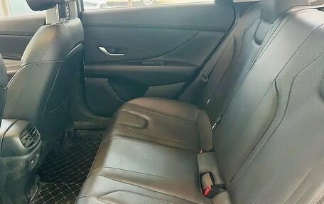 Hyundai Elantra, 2023 год, 1 240 000 рублей, 13 фотография