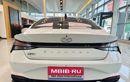 Hyundai Elantra, 2023 год, 1 240 000 рублей, 8 фотография