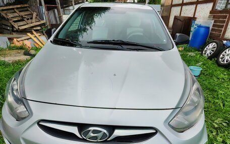 Hyundai Solaris II рестайлинг, 2013 год, 420 000 рублей, 3 фотография