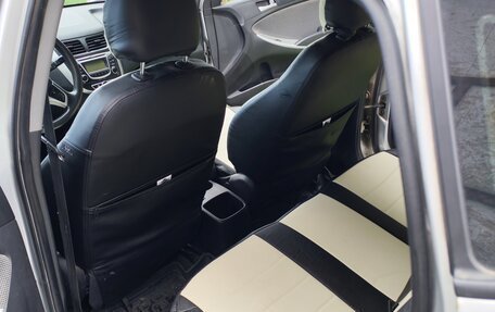 Hyundai Solaris II рестайлинг, 2013 год, 420 000 рублей, 14 фотография