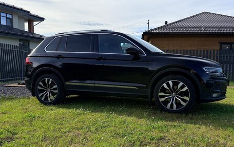 Volkswagen Tiguan II, 2017 год, 1 800 000 рублей, 2 фотография