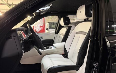 Rolls-Royce Cullinan, 2026 год, 72 960 000 рублей, 23 фотография