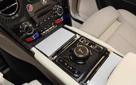 Rolls-Royce Cullinan, 2026 год, 72 960 000 рублей, 28 фотография