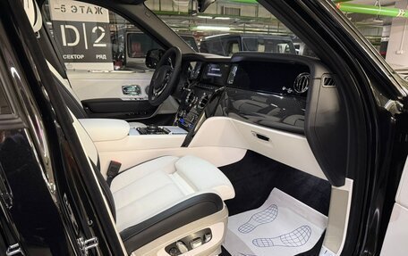 Rolls-Royce Cullinan, 2026 год, 72 960 000 рублей, 32 фотография