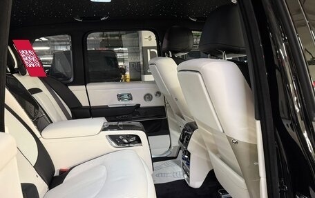 Rolls-Royce Cullinan, 2026 год, 72 960 000 рублей, 36 фотография
