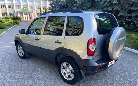 Chevrolet Niva I рестайлинг, 2018 год, 675 000 рублей, 3 фотография