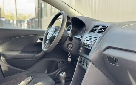 Volkswagen Polo VI (EU Market), 2011 год, 499 000 рублей, 3 фотография