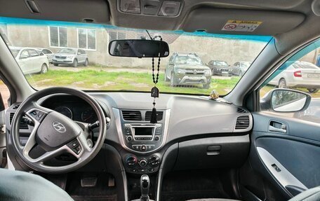 Hyundai Solaris II рестайлинг, 2016 год, 800 000 рублей, 9 фотография