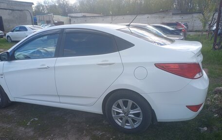Hyundai Solaris II рестайлинг, 2016 год, 800 000 рублей, 13 фотография