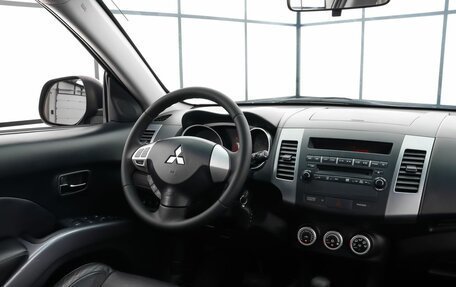 Mitsubishi Outlander III рестайлинг 3, 2007 год, 1 300 000 рублей, 7 фотография
