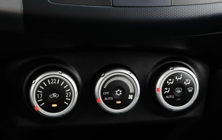 Mitsubishi Outlander III рестайлинг 3, 2007 год, 1 300 000 рублей, 15 фотография